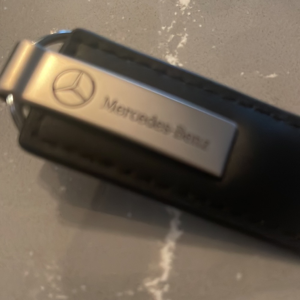 Authentic Mercedes Benz Key ring. - Picture 3 of 3